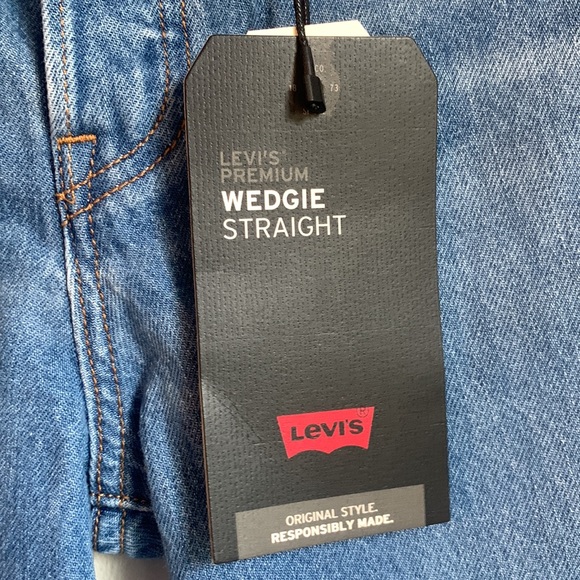 NWT Wedgie Straight Levi’s Size 28 - Picture 3 of 8